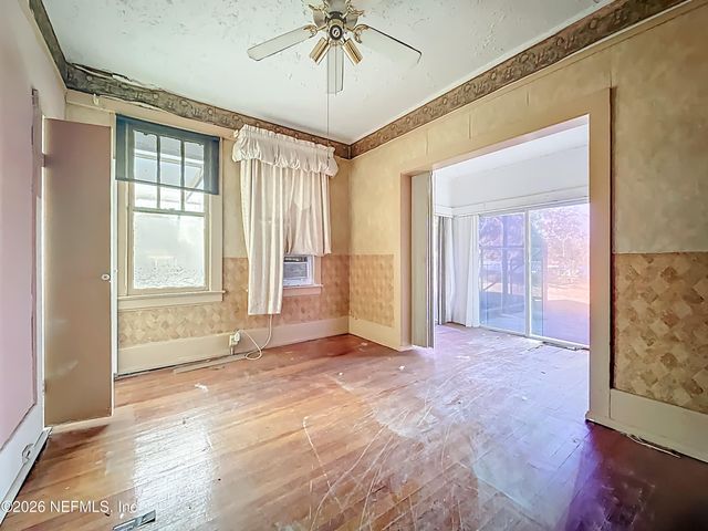 7702 N NORTH SHORE Drive, Jacksonville, FL 32208