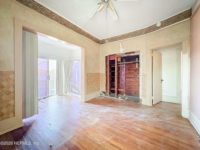 7702 N NORTH SHORE Drive, Jacksonville, FL 32208