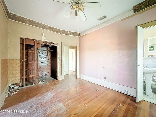 7702 N NORTH SHORE Drive, Jacksonville, FL 32208