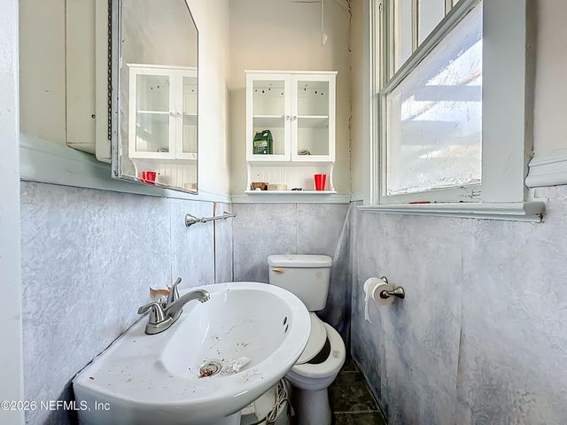 7702 N NORTH SHORE Drive, Jacksonville, FL 32208