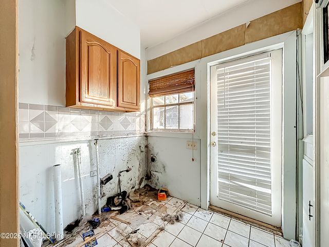 7702 N NORTH SHORE Drive, Jacksonville, FL 32208