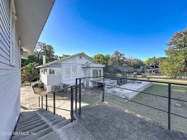 7702 N NORTH SHORE Drive, Jacksonville, FL 32208