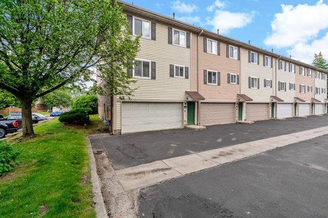 6453 Regency Lane, Eden Prairie, MN 55344