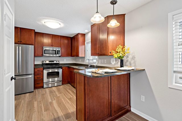 6453 Regency Lane, Eden Prairie, MN 55344