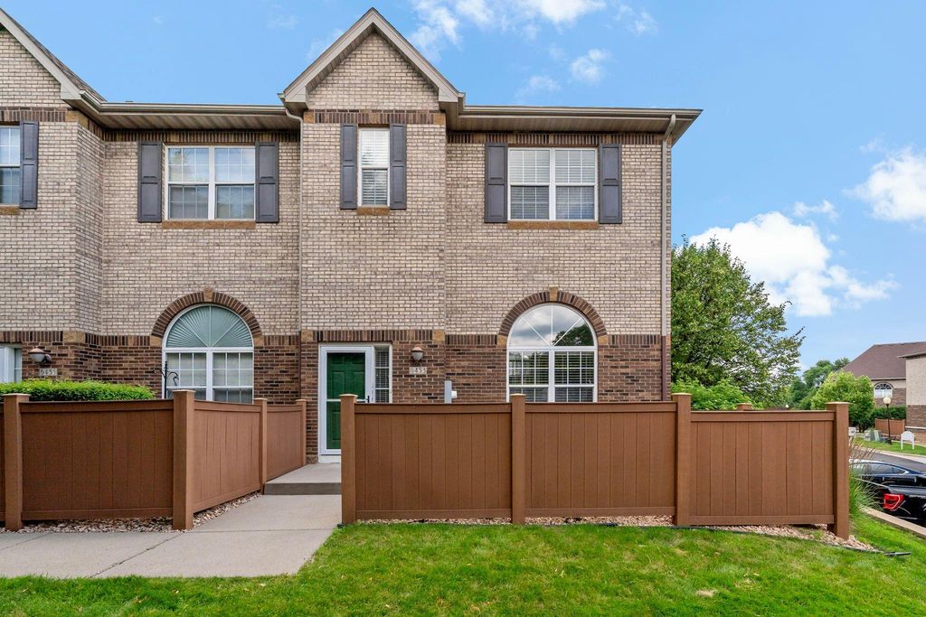 6453 Regency Lane, Eden Prairie, MN 55344