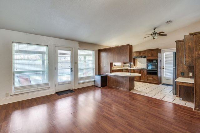 3406 Halifax Drive, Arlington, TX 76013