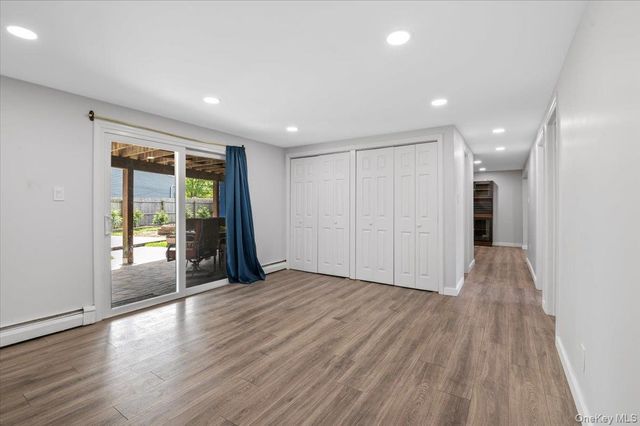 570 Conklin Street, Farmingdale, NY 11735