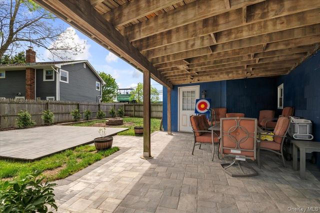 570 Conklin Street, Farmingdale, NY 11735