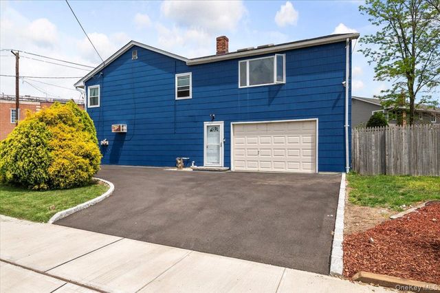 570 Conklin Street, Farmingdale, NY 11735