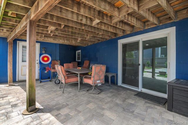 570 Conklin Street, Farmingdale, NY 11735