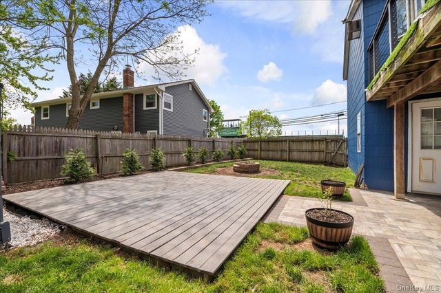 570 Conklin Street, Farmingdale, NY 11735