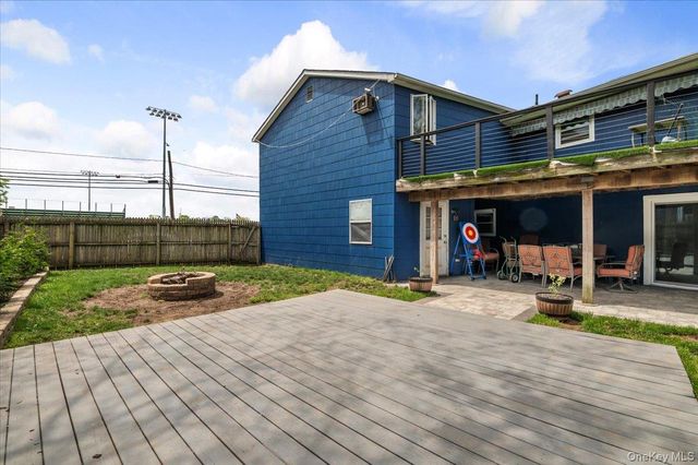 570 Conklin Street, Farmingdale, NY 11735