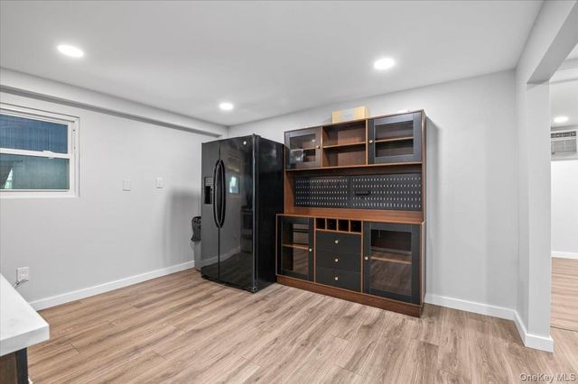 570 Conklin Street, Farmingdale, NY 11735