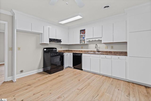 1 Bellamy Court, Taylors, SC 29687
