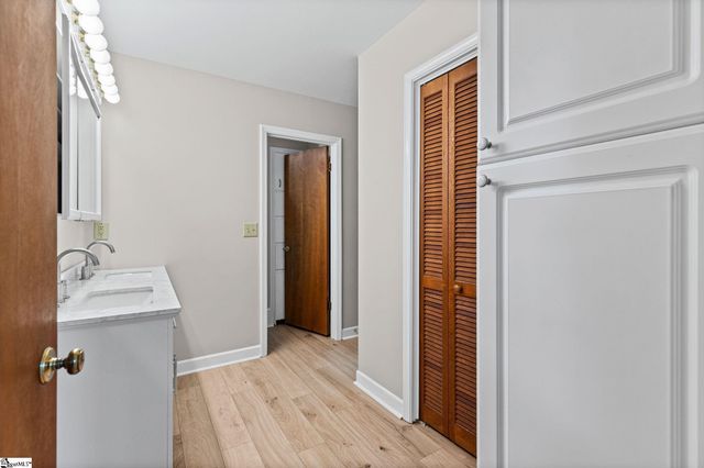 1 Bellamy Court, Taylors, SC 29687