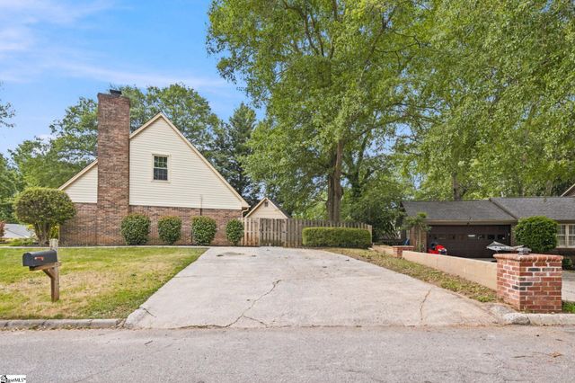 1 Bellamy Court, Taylors, SC 29687