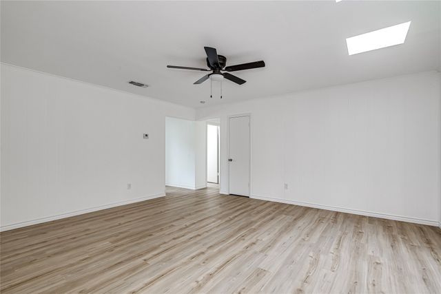 909 Kelley Drive, Everman, TX 76140