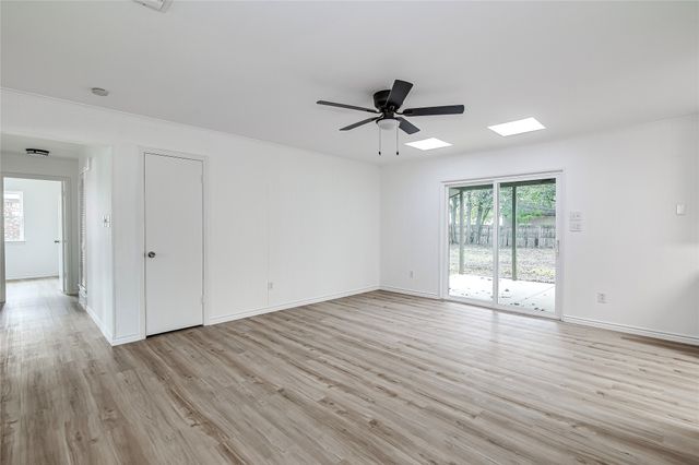 909 Kelley Drive, Everman, TX 76140