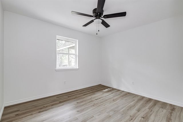 909 Kelley Drive, Everman, TX 76140