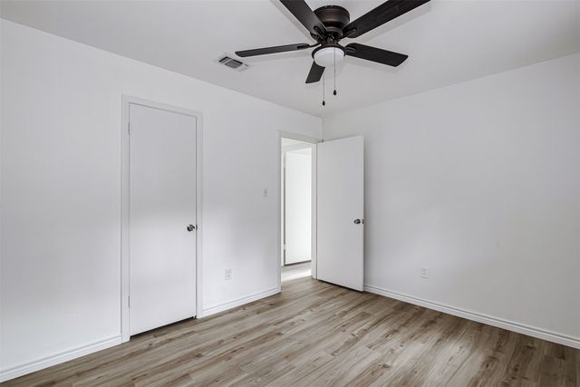 909 Kelley Drive, Everman, TX 76140