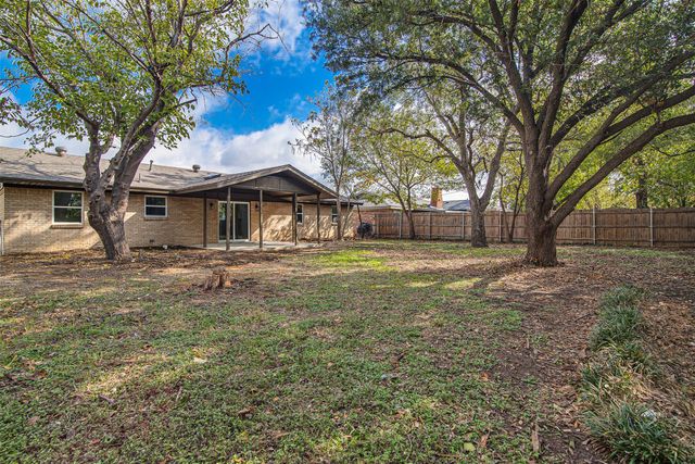 909 Kelley Drive, Everman, TX 76140