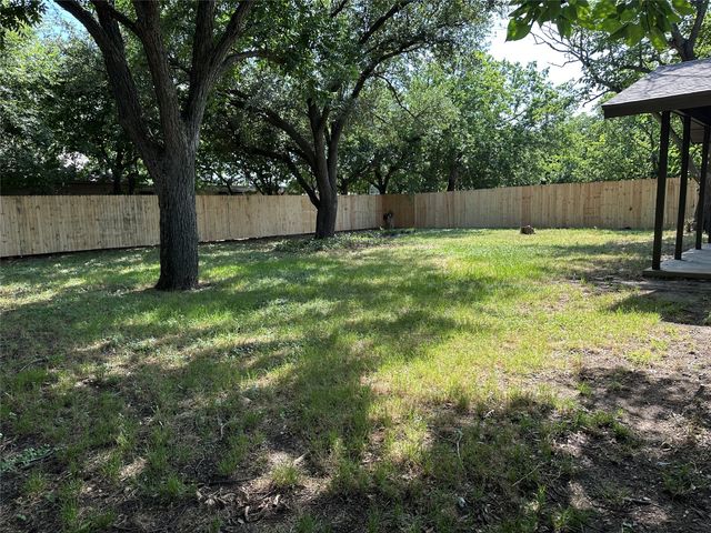 909 Kelley Drive, Everman, TX 76140