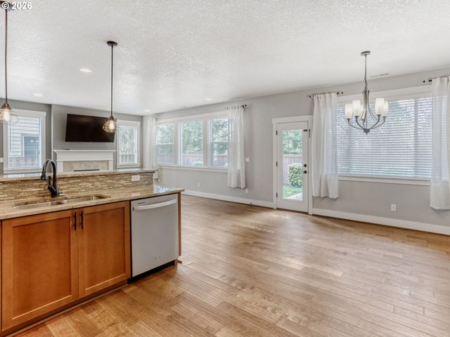 28623 GREENWAY Dr, Wilsonville, OR 97070