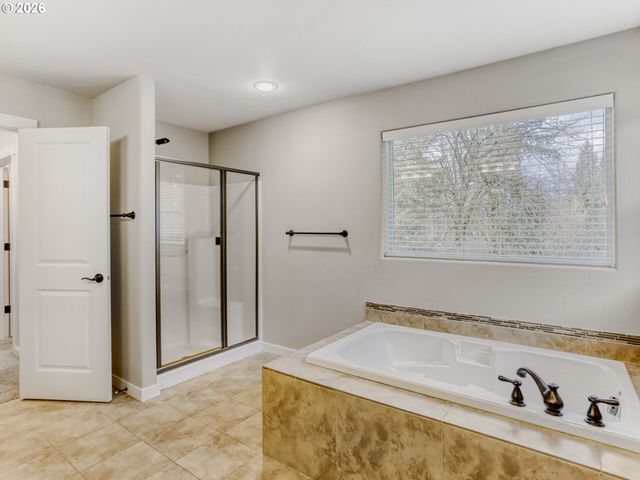 28623 GREENWAY Dr, Wilsonville, OR 97070