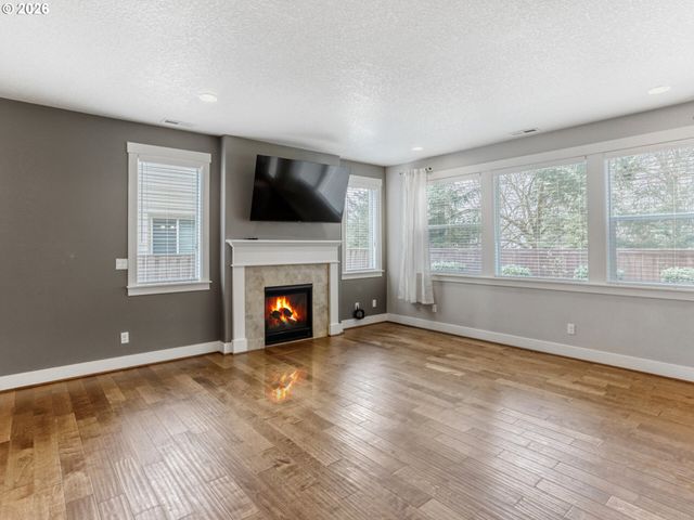 28623 GREENWAY Dr, Wilsonville, OR 97070