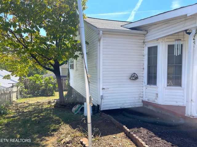 703 Church St, Loudon, TN 37774
