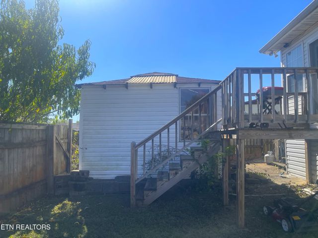 703 Church St, Loudon, TN 37774