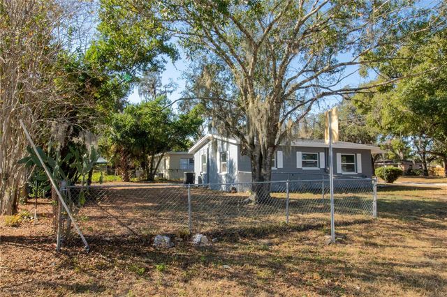 8805 TEMPLE PARK DRIVE, Tampa, FL 33637