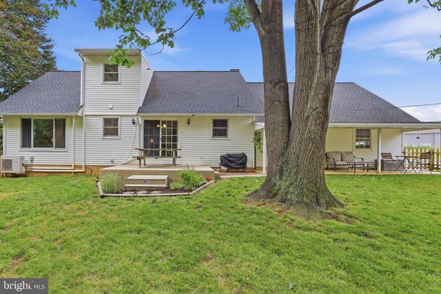 328 QUITTIE PARK DR, Annville, PA 17003