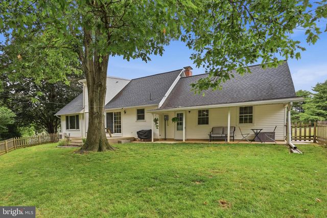 328 QUITTIE PARK DR, Annville, PA 17003