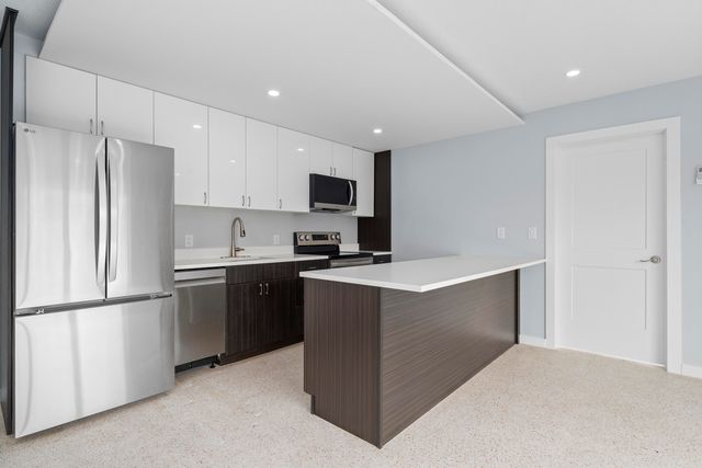 3220 NE 7th Place 3, Pompano Beach, FL 33062