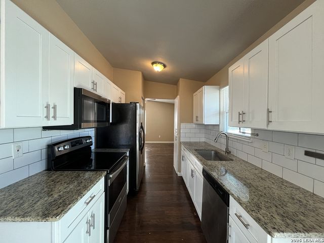 6147 Bright Valley Drive, San Antonio, TX 78242