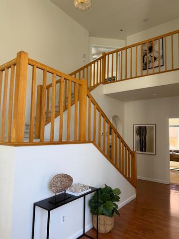 5931 Sternsburg Way, Sacramento, CA 95823