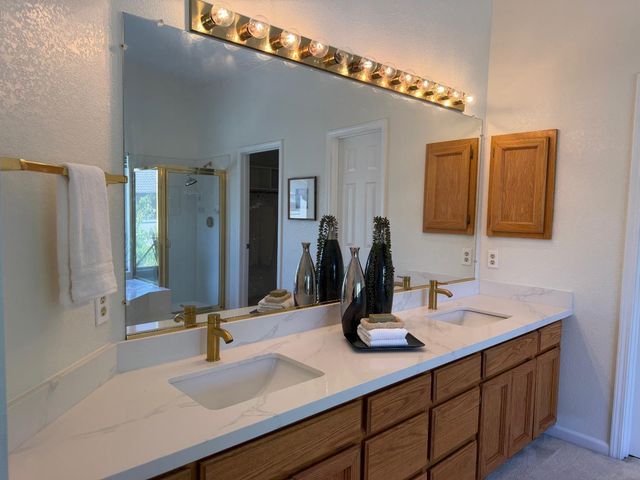 5931 Sternsburg Way, Sacramento, CA 95823