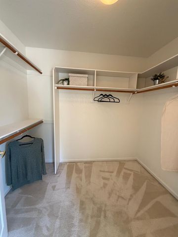 5931 Sternsburg Way, Sacramento, CA 95823