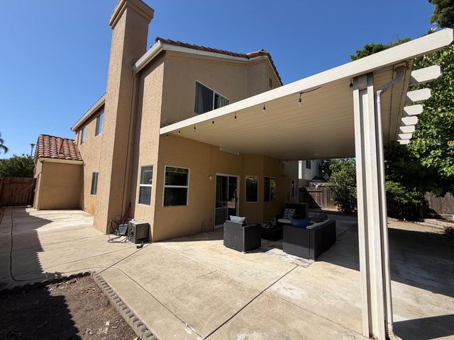 5931 Sternsburg Way, Sacramento, CA 95823