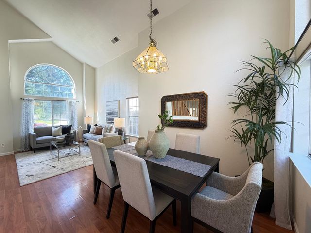 5931 Sternsburg Way, Sacramento, CA 95823