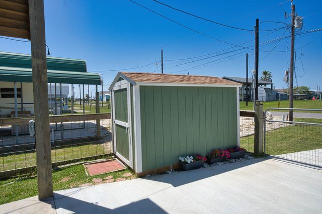 12003 Cr 202, Sargent, TX 77414