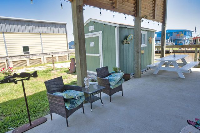 12003 Cr 202, Sargent, TX 77414