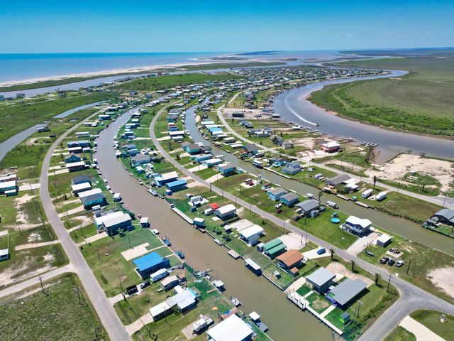 12003 Cr 202, Sargent, TX 77414