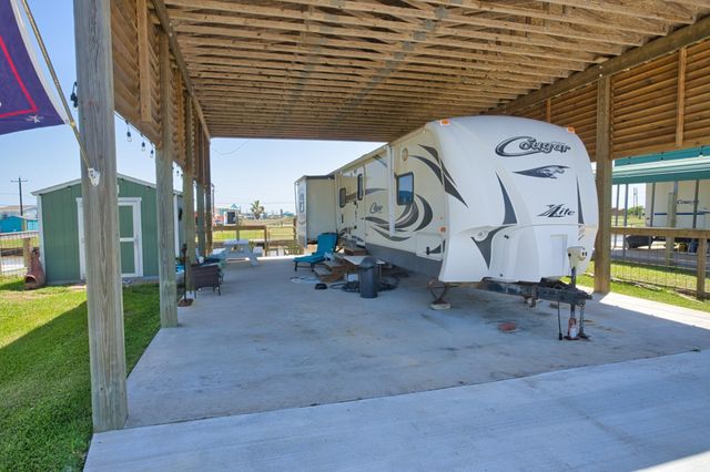 12003 Cr 202, Sargent, TX 77414