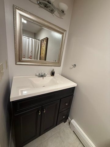 26 PHEASANT Lane, Manchester, NH 03109
