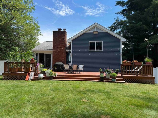 26 PHEASANT Lane, Manchester, NH 03109