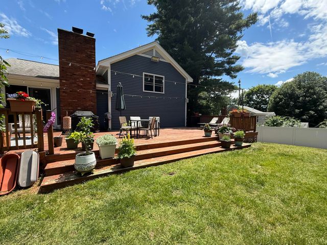 26 PHEASANT Lane, Manchester, NH 03109