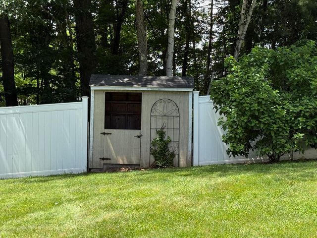 26 PHEASANT Lane, Manchester, NH 03109