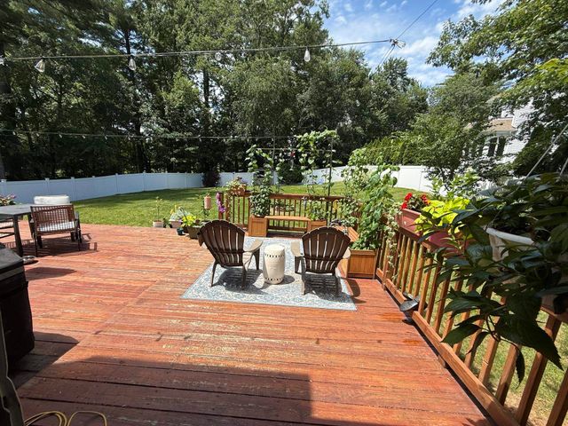 26 PHEASANT Lane, Manchester, NH 03109